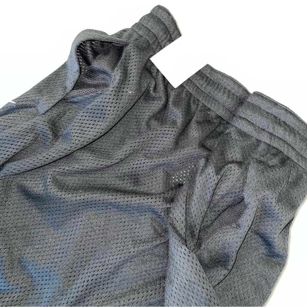 Men’s Nike Basketball Mesh Shorts With Pockets - Picture 2 of 9